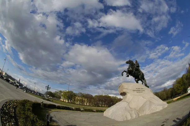 Что надеть и собрать для зимней поездки в Северную столицу